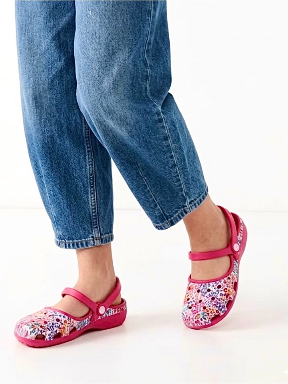 CROCS Karin Floral Clogs Women’s 10 Raspberry Pink